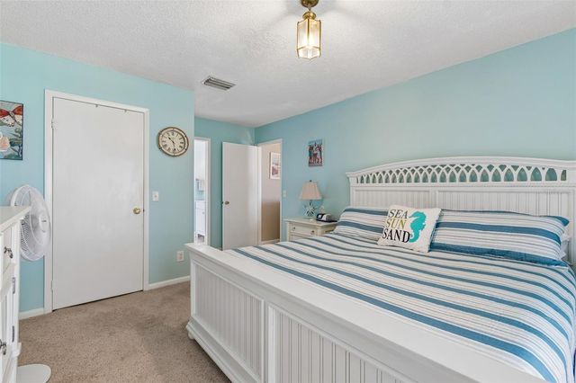 9702 LITTLE POND WAY, Tampa, FL 33647