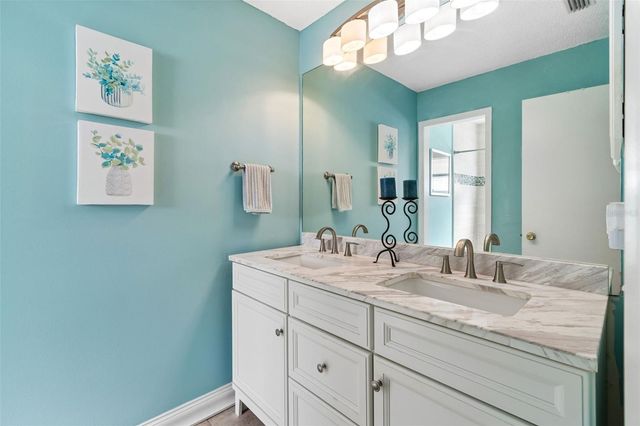 9702 LITTLE POND WAY, Tampa, FL 33647