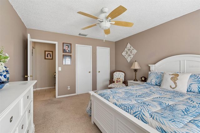 9702 LITTLE POND WAY, Tampa, FL 33647