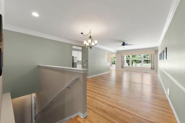 105 National Court, Shorewood, IL 60404