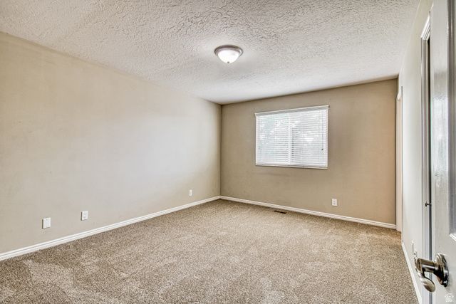 2816 W 4375 S, Roy, UT 84067