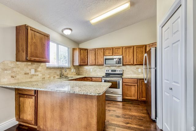 2816 W 4375 S, Roy, UT 84067