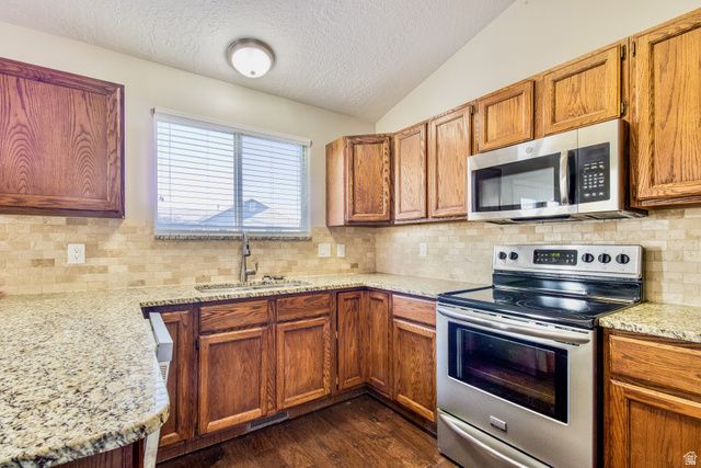 2816 W 4375 S, Roy, UT 84067