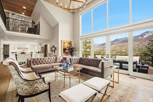 12 NORTHRIDGE LN, Sandy, UT 84092
