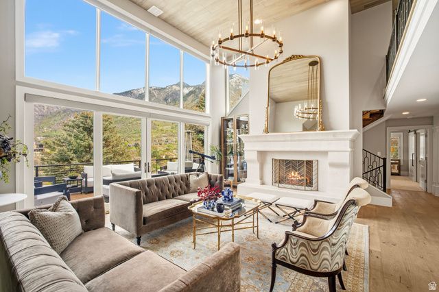 12 NORTHRIDGE LN, Sandy, UT 84092