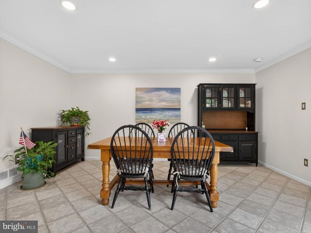 18 COLCHESTER PL, Newtown, PA 18940