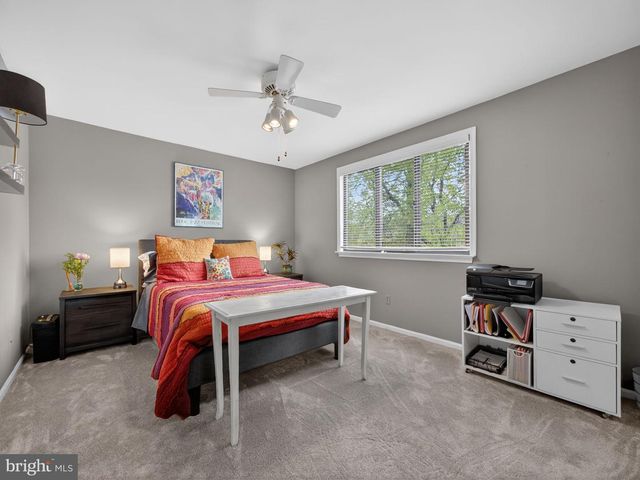 18 COLCHESTER PL, Newtown, PA 18940