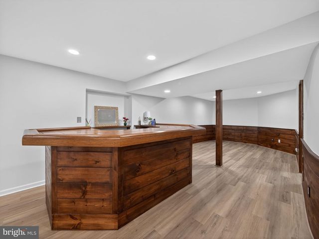 18 COLCHESTER PL, Newtown, PA 18940