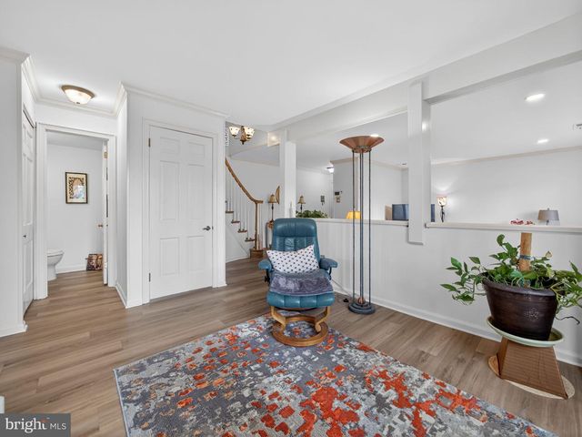 18 COLCHESTER PL, Newtown, PA 18940