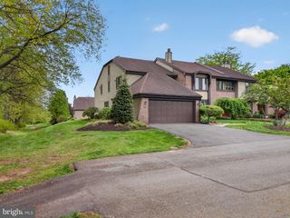 18 COLCHESTER PL, Newtown, PA 18940