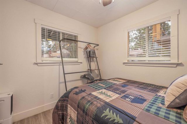 271 Leonard Ln, Sugarloaf, CA 92386
