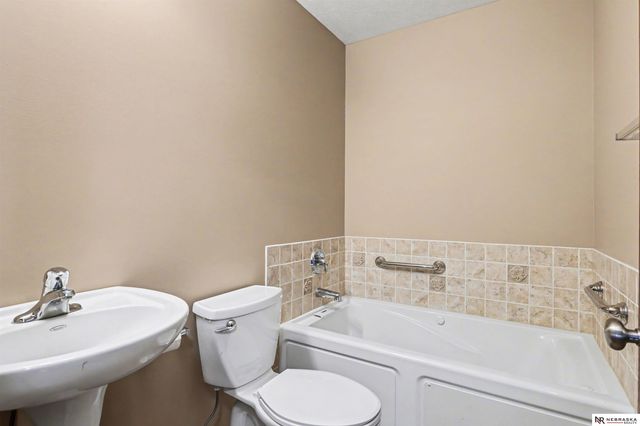 3048 Gallinas Drive, Lincoln, NE 68516