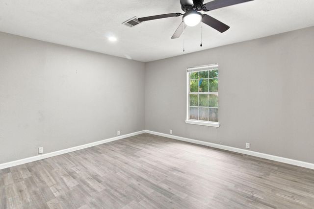 500 Ruth Street, Baytown, TX 77520