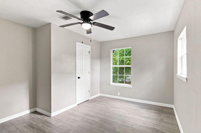 500 Ruth Street, Baytown, TX 77520