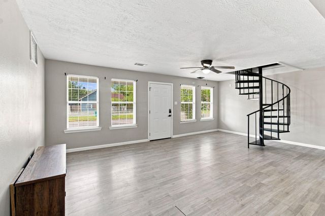 500 Ruth Street, Baytown, TX 77520