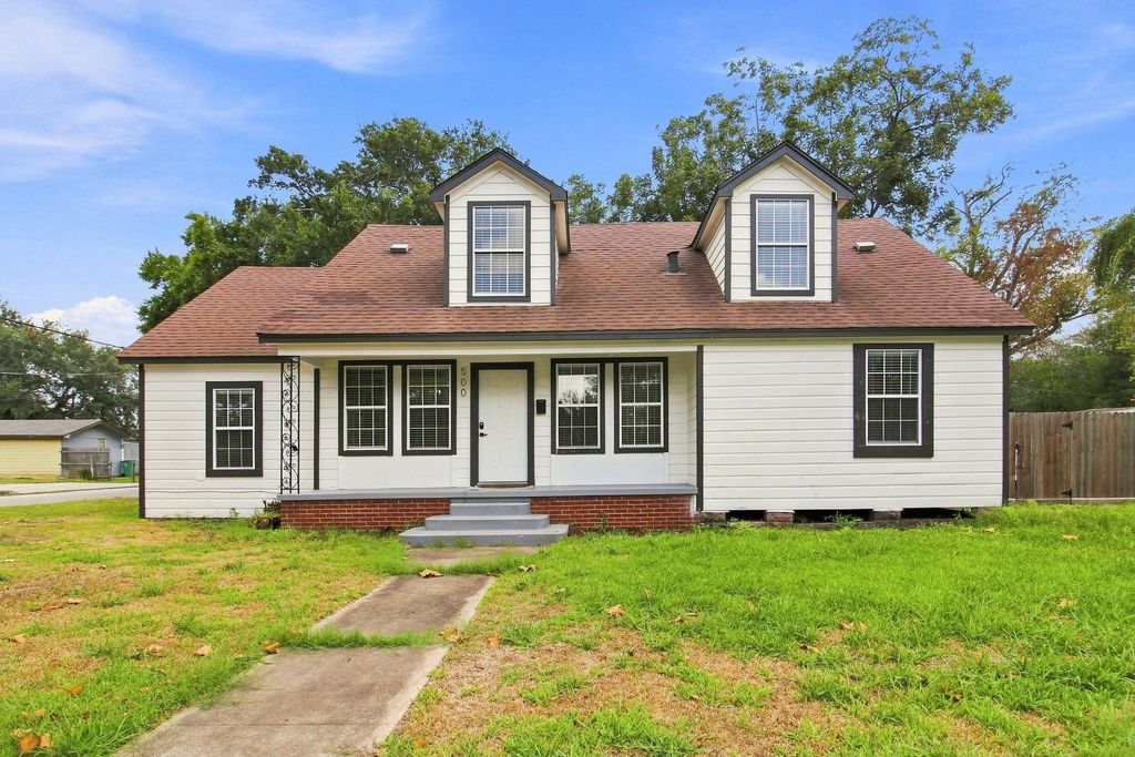 500 Ruth Street, Baytown, TX 77520