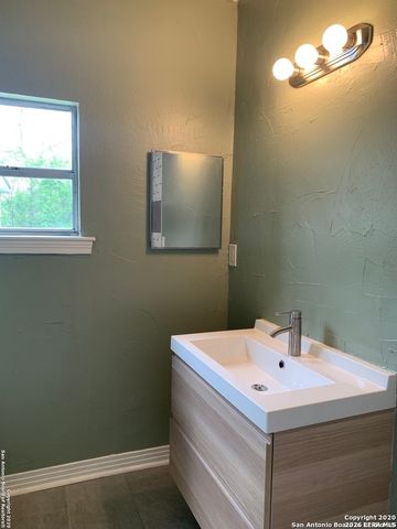 155 N JOSEPHINE TOBIN DR, San Antonio, TX 78201