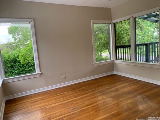 155 N JOSEPHINE TOBIN DR, San Antonio, TX 78201