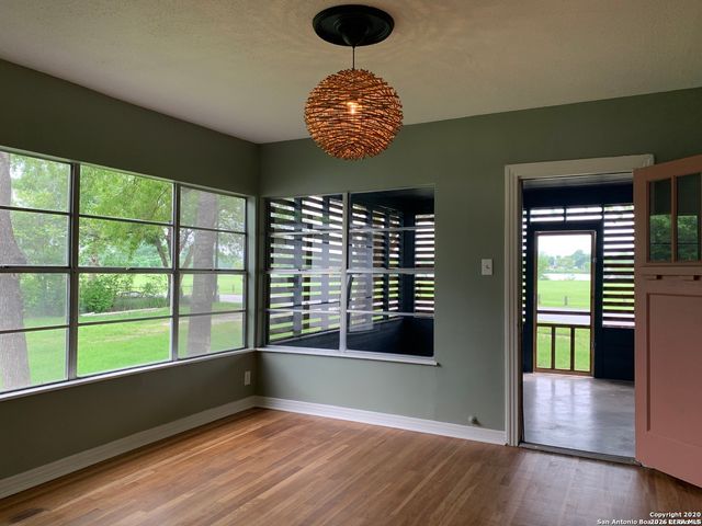 155 N JOSEPHINE TOBIN DR, San Antonio, TX 78201