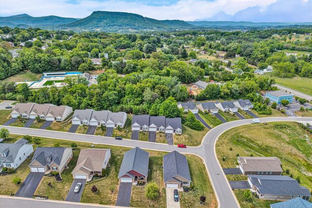 22 Carrington CT, Roanoke, VA 24019