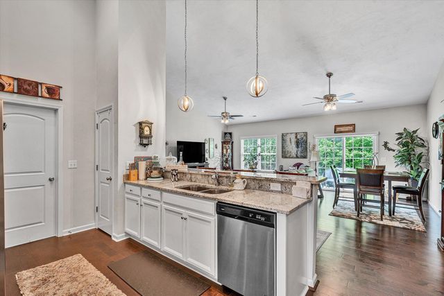 22 Carrington CT, Roanoke, VA 24019