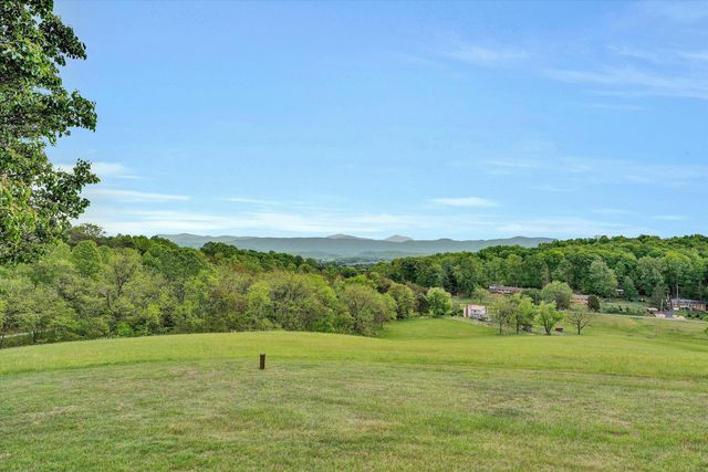 3281 Springwood RD, Fincastle, VA 24090