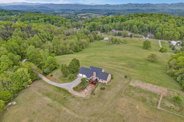 3281 Springwood RD, Fincastle, VA 24090