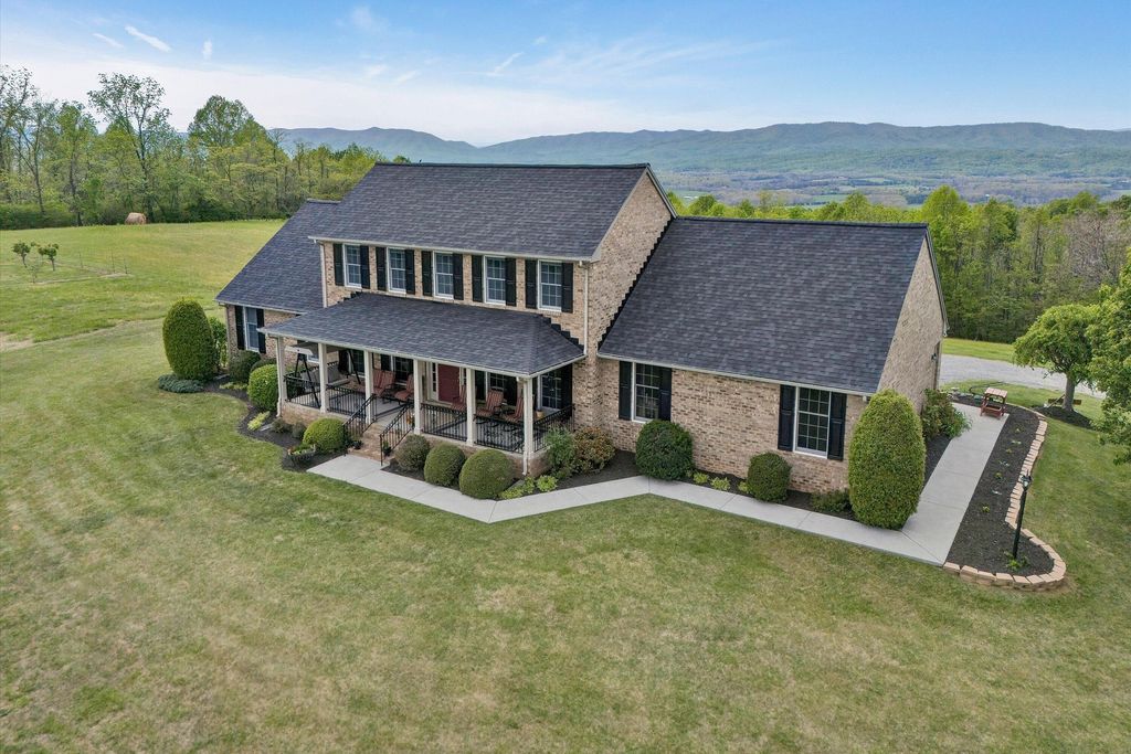 3281 Springwood RD, Fincastle, VA 24090