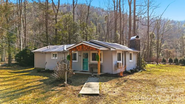 7495 Laurel Street, Collettsville, NC 28611
