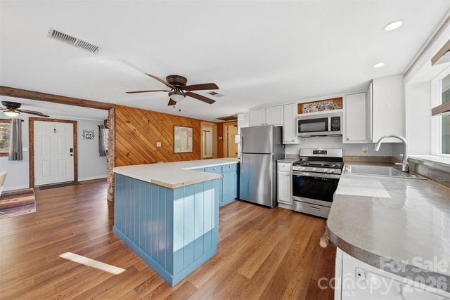 7495 Laurel Street, Collettsville, NC 28611