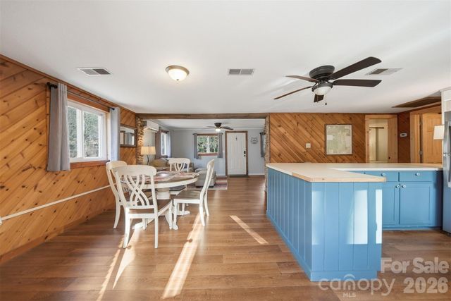 7495 Laurel Street, Collettsville, NC 28611