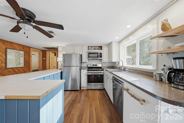 7495 Laurel Street, Collettsville, NC 28611