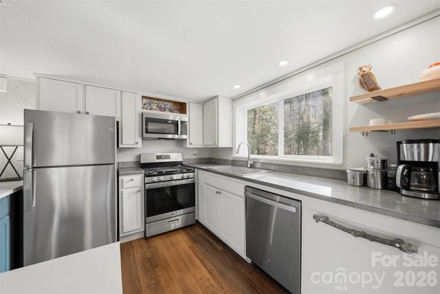 7495 Laurel Street, Collettsville, NC 28611