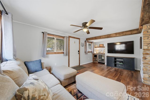 7495 Laurel Street, Collettsville, NC 28611