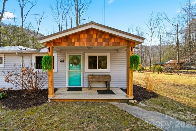 7495 Laurel Street, Collettsville, NC 28611