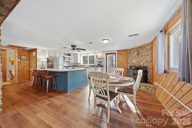 7495 Laurel Street, Collettsville, NC 28611
