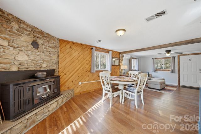 7495 Laurel Street, Collettsville, NC 28611