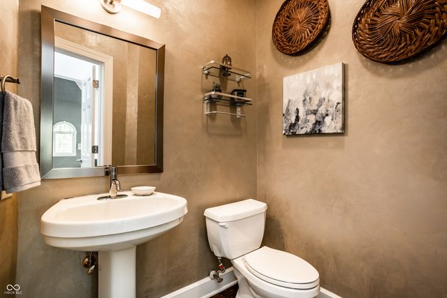 10919 Running Tide Court, Indianapolis, IN 46236