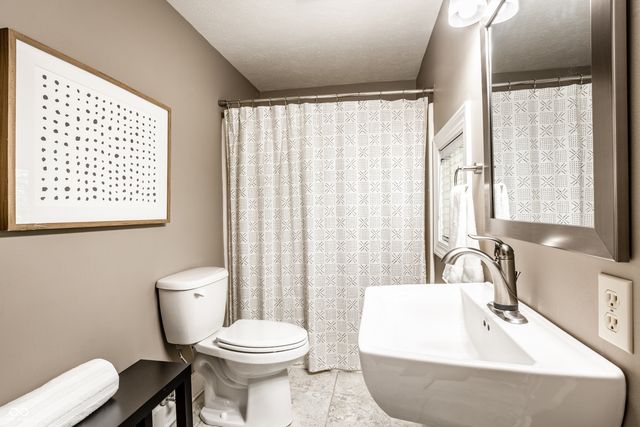 10919 Running Tide Court, Indianapolis, IN 46236