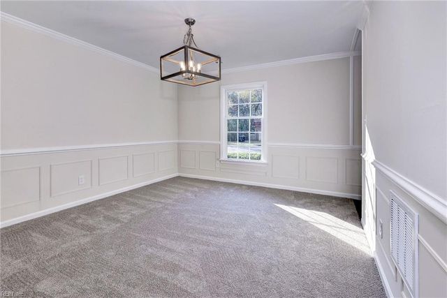 111 Lakeview DR, Yorktown, VA 23692