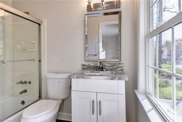 111 Lakeview DR, Yorktown, VA 23692