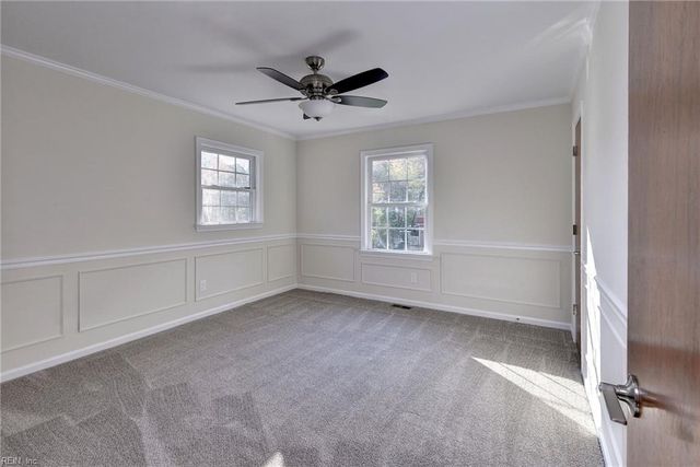 111 Lakeview DR, Yorktown, VA 23692