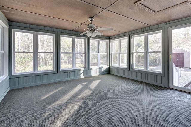 111 Lakeview DR, Yorktown, VA 23692