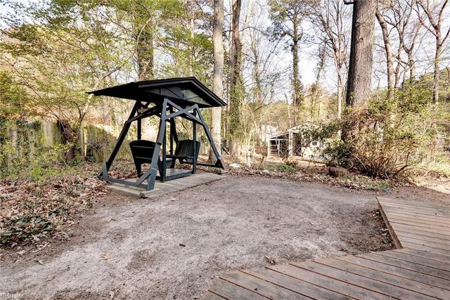 111 Lakeview DR, Yorktown, VA 23692