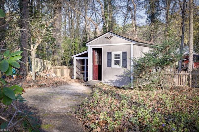 111 Lakeview DR, Yorktown, VA 23692