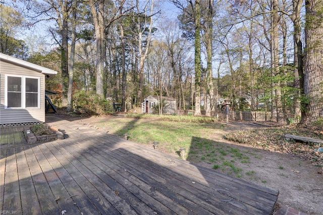 111 Lakeview DR, Yorktown, VA 23692