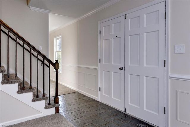 111 Lakeview DR, Yorktown, VA 23692