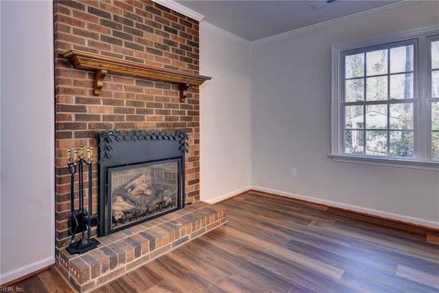 111 Lakeview DR, Yorktown, VA 23692