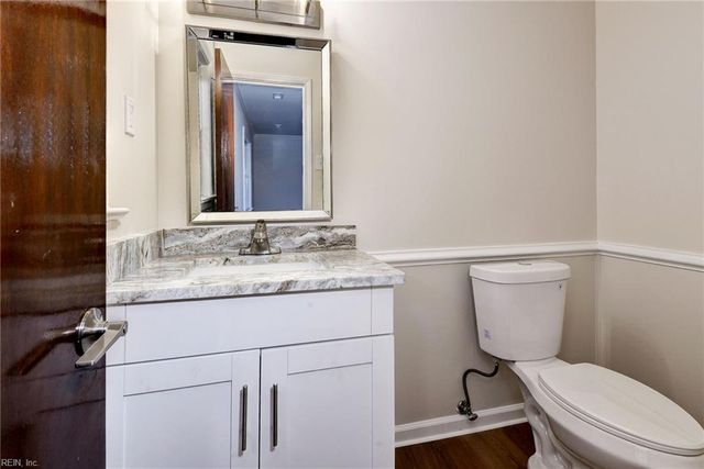 111 Lakeview DR, Yorktown, VA 23692