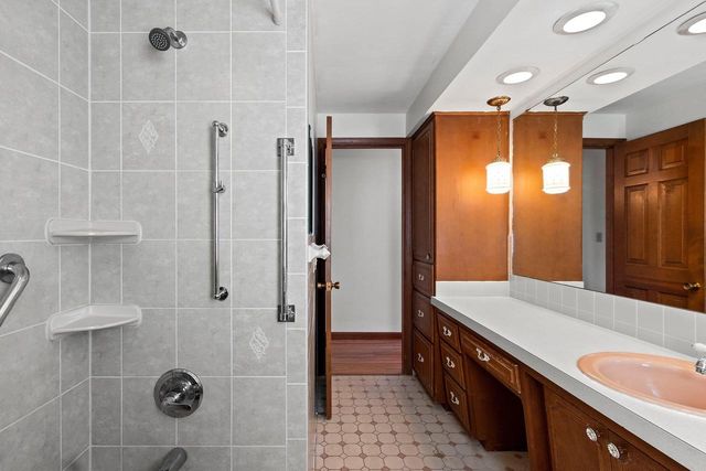 1491 SHAWANO AVENUE, Green Bay, WI 54303